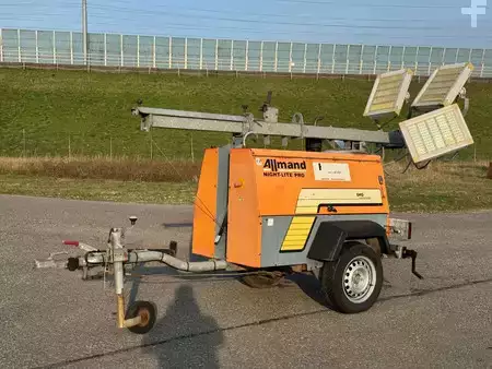 Overige 2007 Doosan Allmand Night-Light Pro mobiele lichtmast LED (2)