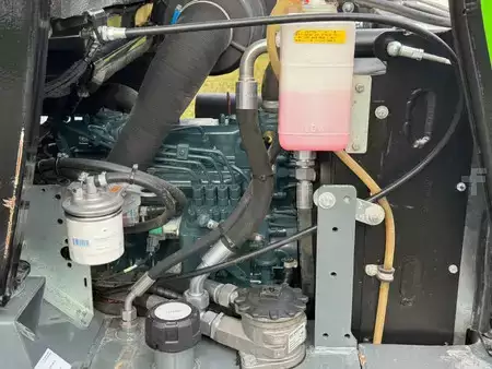 Kompaktní nakladače 2021 Giant G2500 X-tra HD (14)