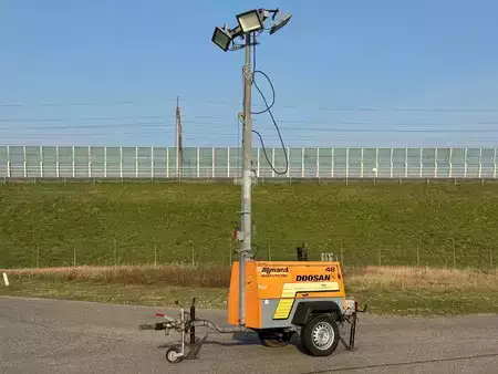 Overige 2007 Doosan Allmand Night-Light Pro mobiele lichtmast LED (1)