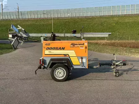 Overige 2007 Doosan Allmand Night-Light Pro mobiele lichtmast LED (6)