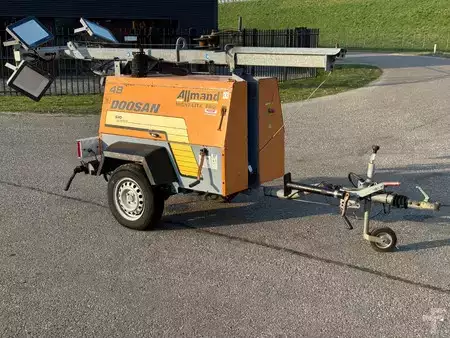 Overige 2007 Doosan Allmand Night-Light Pro mobiele lichtmast LED (7)
