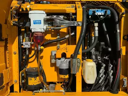 Korečková rýpadla 2007 JCB JZ 140 LC (10)
