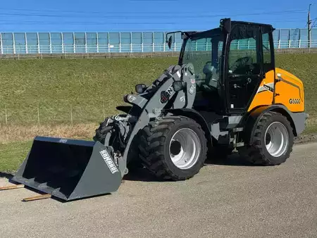 Kompaktní nakladače 2021 Giant G5000 DC Z-HEF Mini Shovel Kniklader (1)