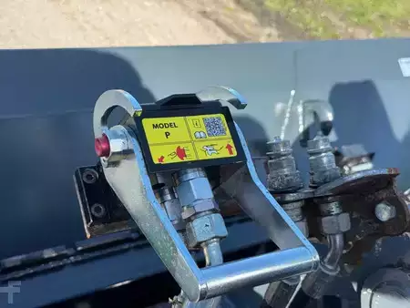 Kompaktní nakladače 2021 Giant G5000 DC Z-HEF Mini Shovel Kniklader (10)