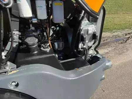 Kompaktní nakladače 2021 Giant G5000 DC Z-HEF Mini Shovel Kniklader (11)