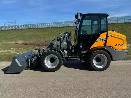 Kompaktní nakladače 2021 Giant G5000 DC Z-HEF Mini Shovel Kniklader (2)