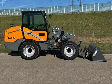 Kompaktní nakladače 2021 Giant G5000 DC Z-HEF Mini Shovel Kniklader (5)