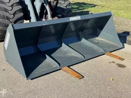 Kompaktní nakladače 2021 Giant G5000 DC Z-HEF Mini Shovel Kniklader (7)