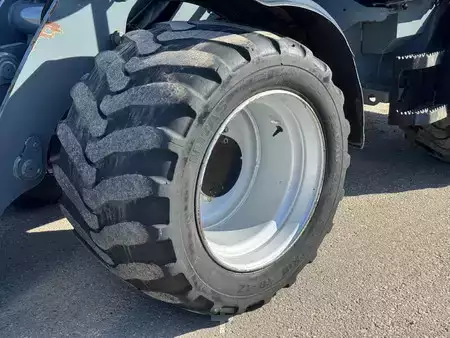 Kompaktní nakladače 2021 Giant G5000 DC Z-HEF Mini Shovel Kniklader (8)