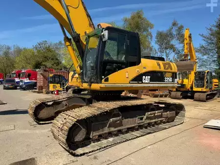 Koparki gąsienicowe 2006 Caterpillar 325 D (15)
