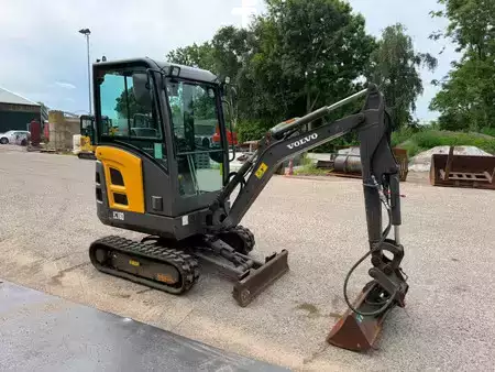 Mini excavadoras 2017 Volvo EC 18 D (10)