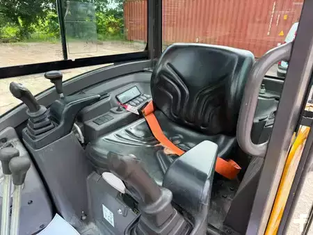 Mini excavadoras 2017 Volvo EC 18 D (14)