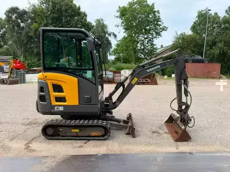Mini excavadoras 2017 Volvo EC 18 D (9)