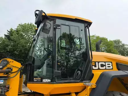 Wielladers 2016 JCB 427 ZX (14)