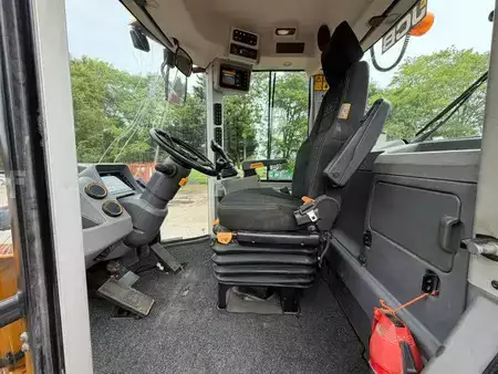 Wielladers 2016 JCB 427 ZX (15)