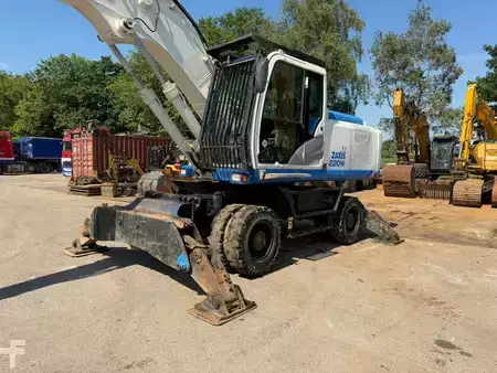 Mobil gravemaskin 2014 Hitachi ZX220 W-5 outriggers (14)