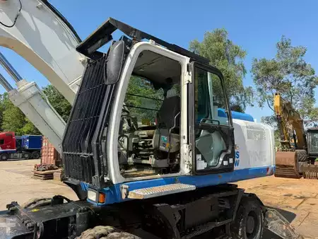 Escavatori gommati 2014 Hitachi ZX220 W-5 outriggers (16)