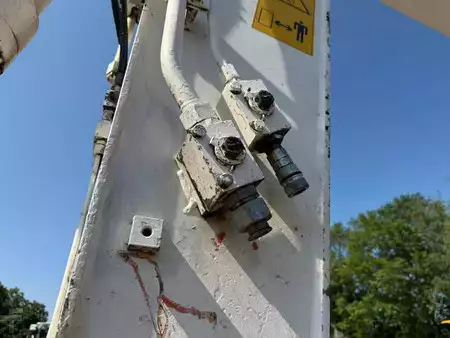 Escavatori gommati 2014 Hitachi ZX220 W-5 outriggers (38)