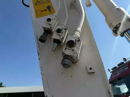 Escavatori gommati 2014 Hitachi ZX220 W-5 outriggers (39)