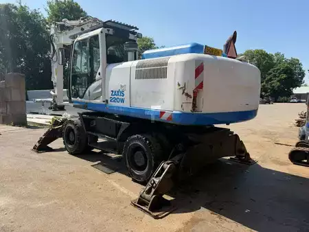Escavatori gommati 2014 Hitachi ZX220 W-5 outriggers (5)
