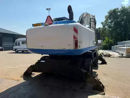 Escavatori gommati 2014 Hitachi ZX220 W-5 outriggers (8)