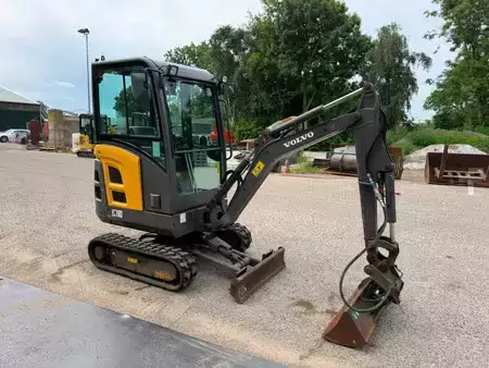 Minikaivinkoneet 2017 Volvo EC 18 D (10)