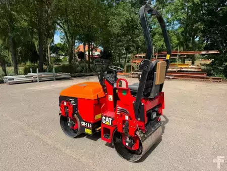 Tandemruller 2006 Caterpillar CB 114 - Only 200 hours! (2)