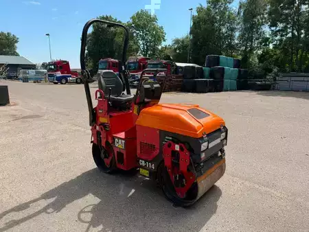 Tandemruller 2006 Caterpillar CB 114 - Only 200 hours! (7)