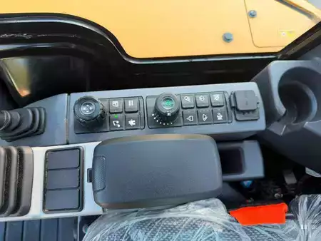 Minigraafmachines 2025 Caterpillar 302.7 CR - pressure cabin! (21)