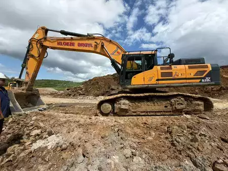 Hydraulic Excavators 2017 Hyundai HX 520 L (7)