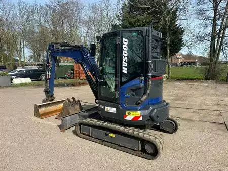 Mini-koparki 2023 Doosan DX 35 Z (7)