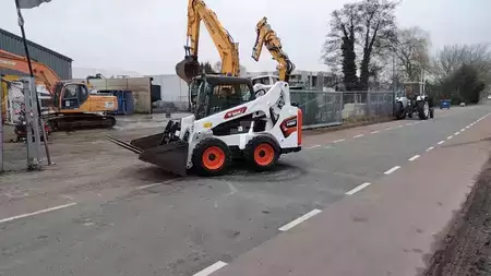 Ładowarki kompaktowe 2023 Bobcat S530 (2)