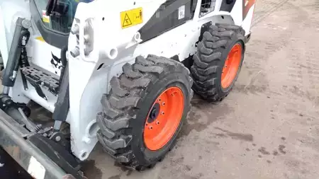 Ładowarki kompaktowe 2023 Bobcat S530 (7)
