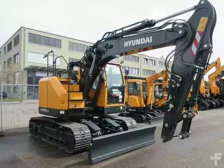 Koparki gąsienicowe 2024 Hyundai HX130ALCR (2)