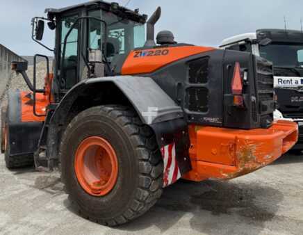 Hjullastare 2015 Hitachi ZW 220 - B 5 (1)