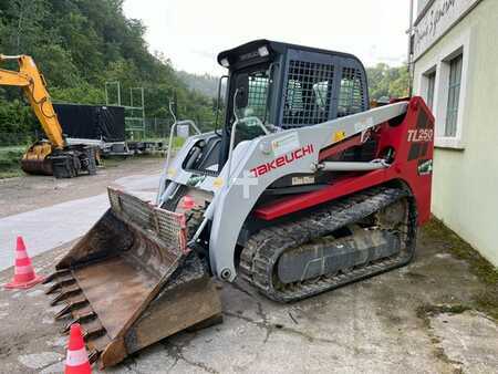 Cargadores compactas 2011 Takeuchi TL250 (2)
