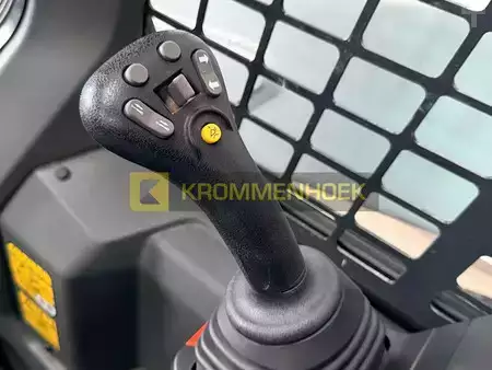 Telaketjukuormaajat 2024 Bobcat T 76 + Laser Grader 244 cm (17)