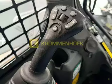 Telaketjukuormaajat 2024 Bobcat T 76 + Laser Grader 244 cm (18)