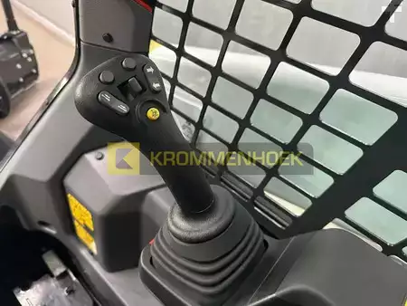 Telaketjukuormaajat 2025 Bobcat T 66 (18)
