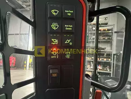 Telaketjukuormaajat 2025 Bobcat T 66 (20)