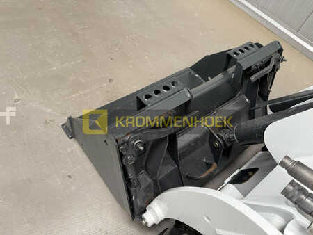 Ładowarki gąsienicowe 2016 Bobcat MT 55 (9)