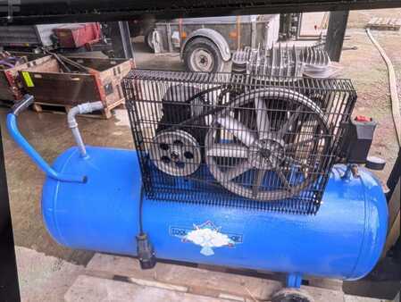Compressor
 2005 [div] C200/540B (1)