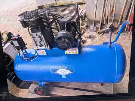 Compressor
 2005 [div] C200/540B (2)