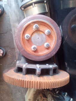 Muut  BT LPE 240  (2)