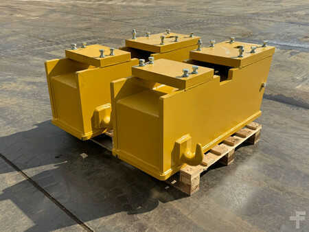 Pozostałe  Caterpillar 7 (5)