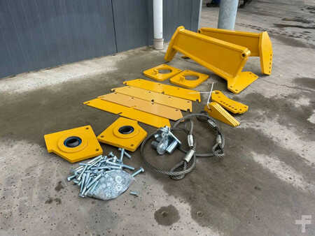 Sonstige  Volvo 7 (14)