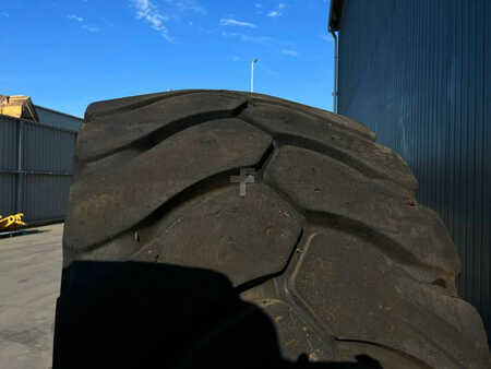 Tyres  Michelin 4 (5)