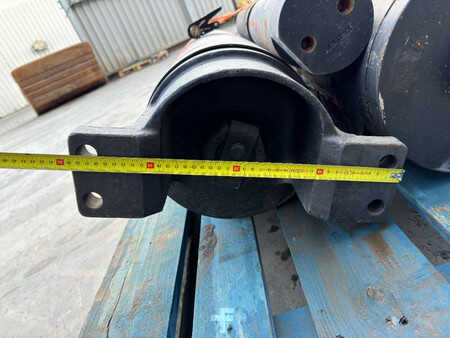 Podvozkový díl  Cat 7 (12)