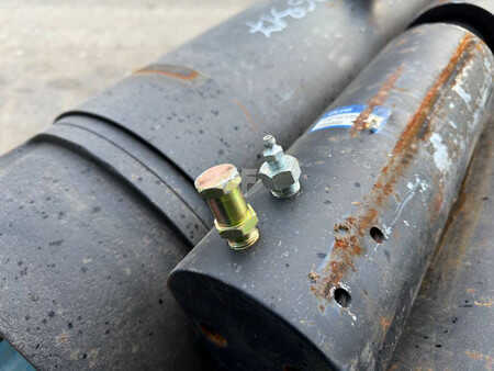 Podvozkový díl  Cat 7 (14)