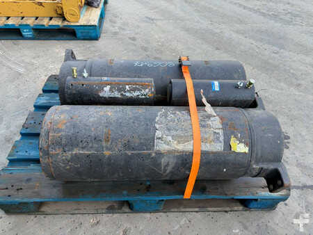 Podvozkový díl  Cat 7 (4)